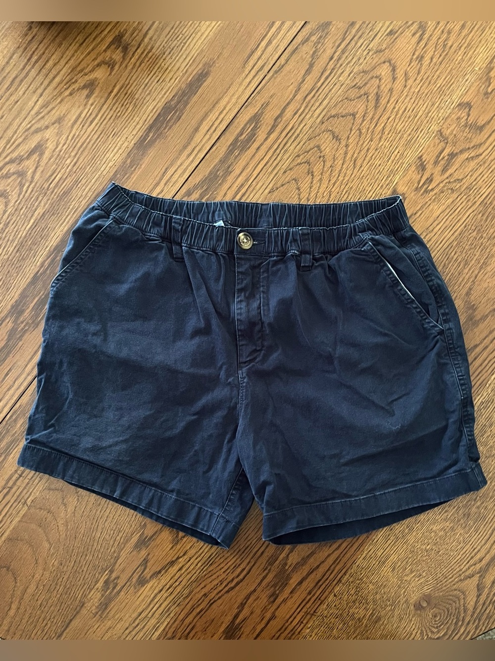 Men’s Chubbies Navy Blue chino shorts 5.5 inch Size Large